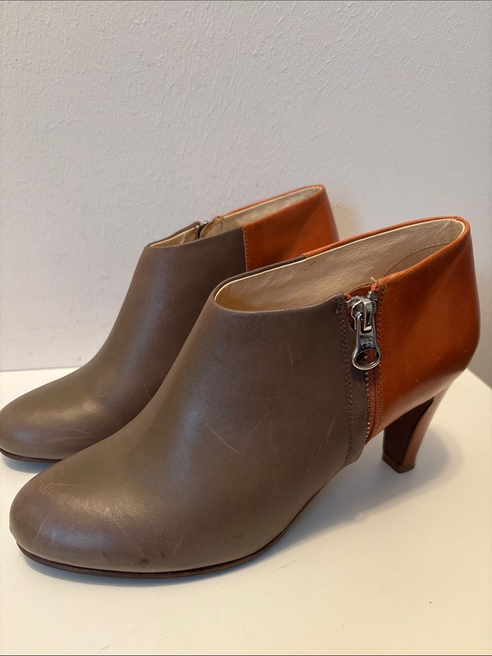 See by Chloe Two-Tone Taupe and Cognac Leather Ankle Booties boots 37